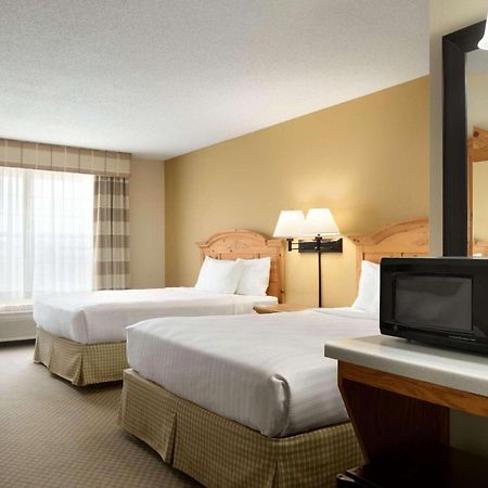 Country Inn & Suites By Radisson, Grinnell, Ia ภายนอก รูปภาพ