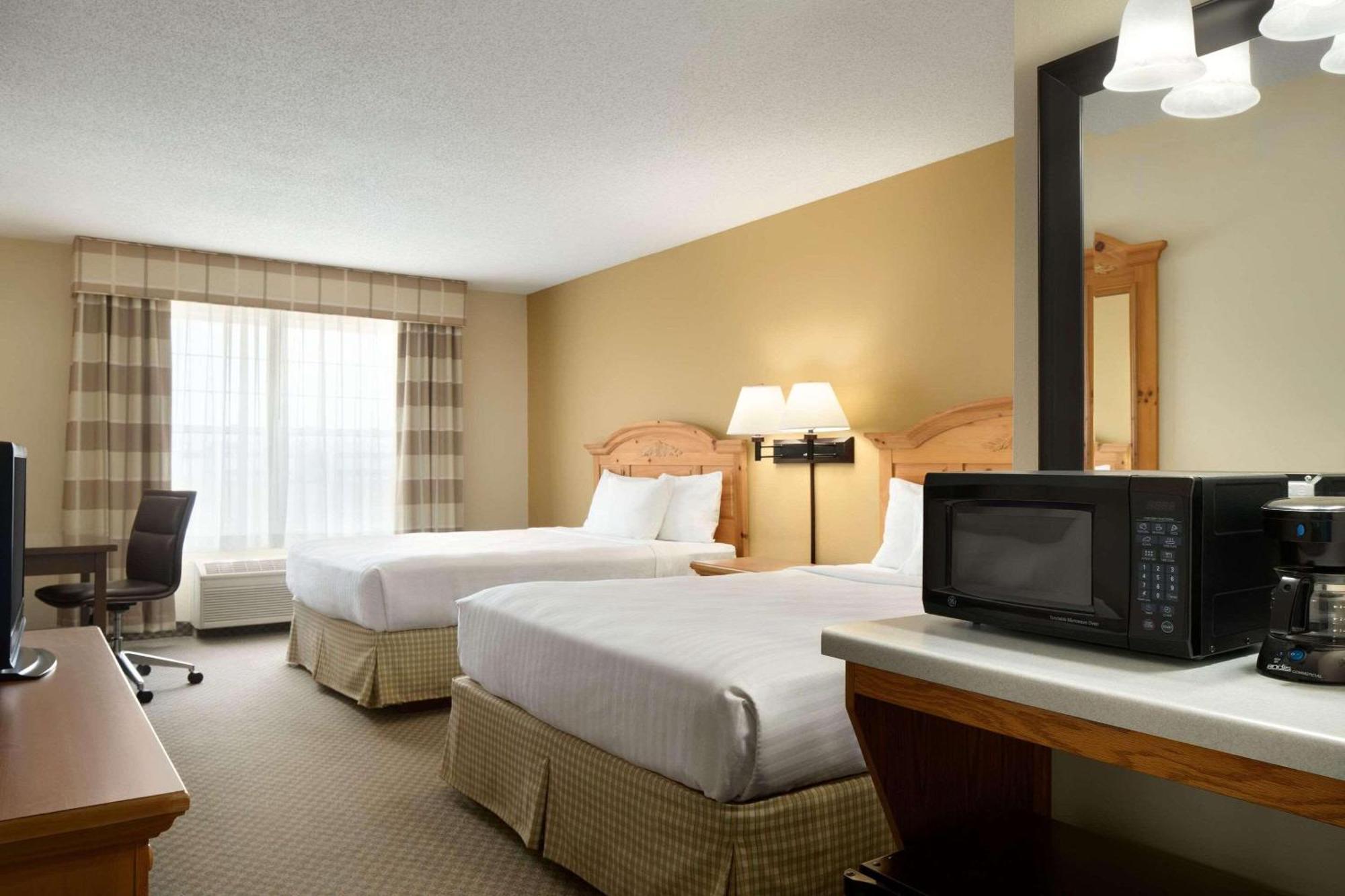 Country Inn & Suites By Radisson, Grinnell, Ia ภายนอก รูปภาพ