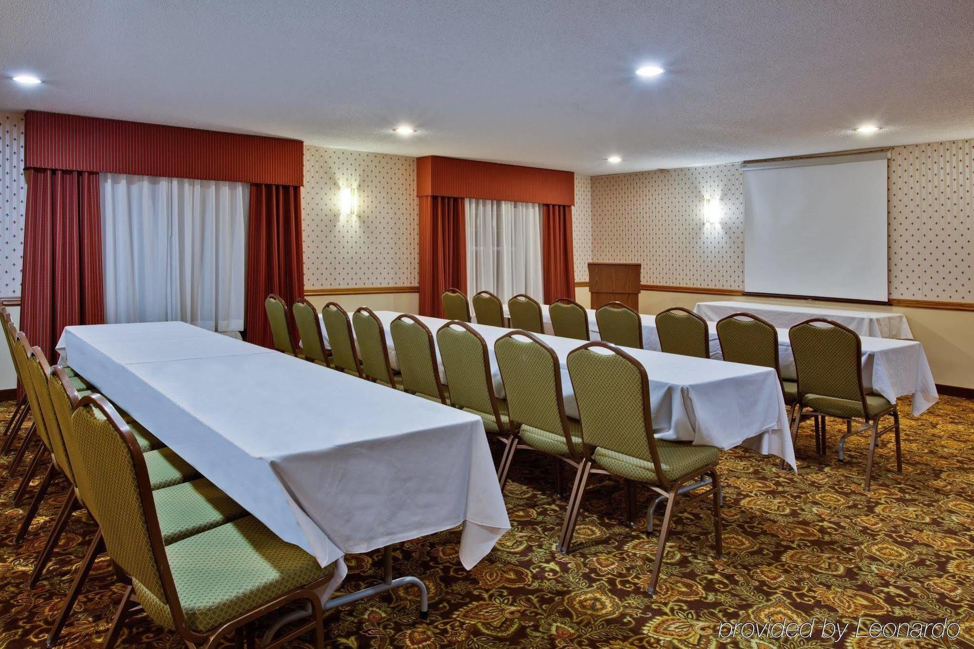 Country Inn & Suites By Radisson, Grinnell, Ia ภายนอก รูปภาพ